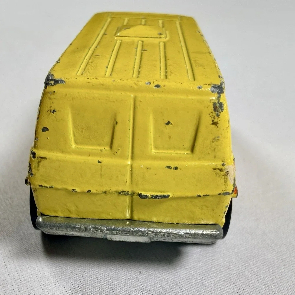 Vintage 1974 Hot Wheels Paramedic Ambulance Yellow Red Diecast 1:64 Hong Kong